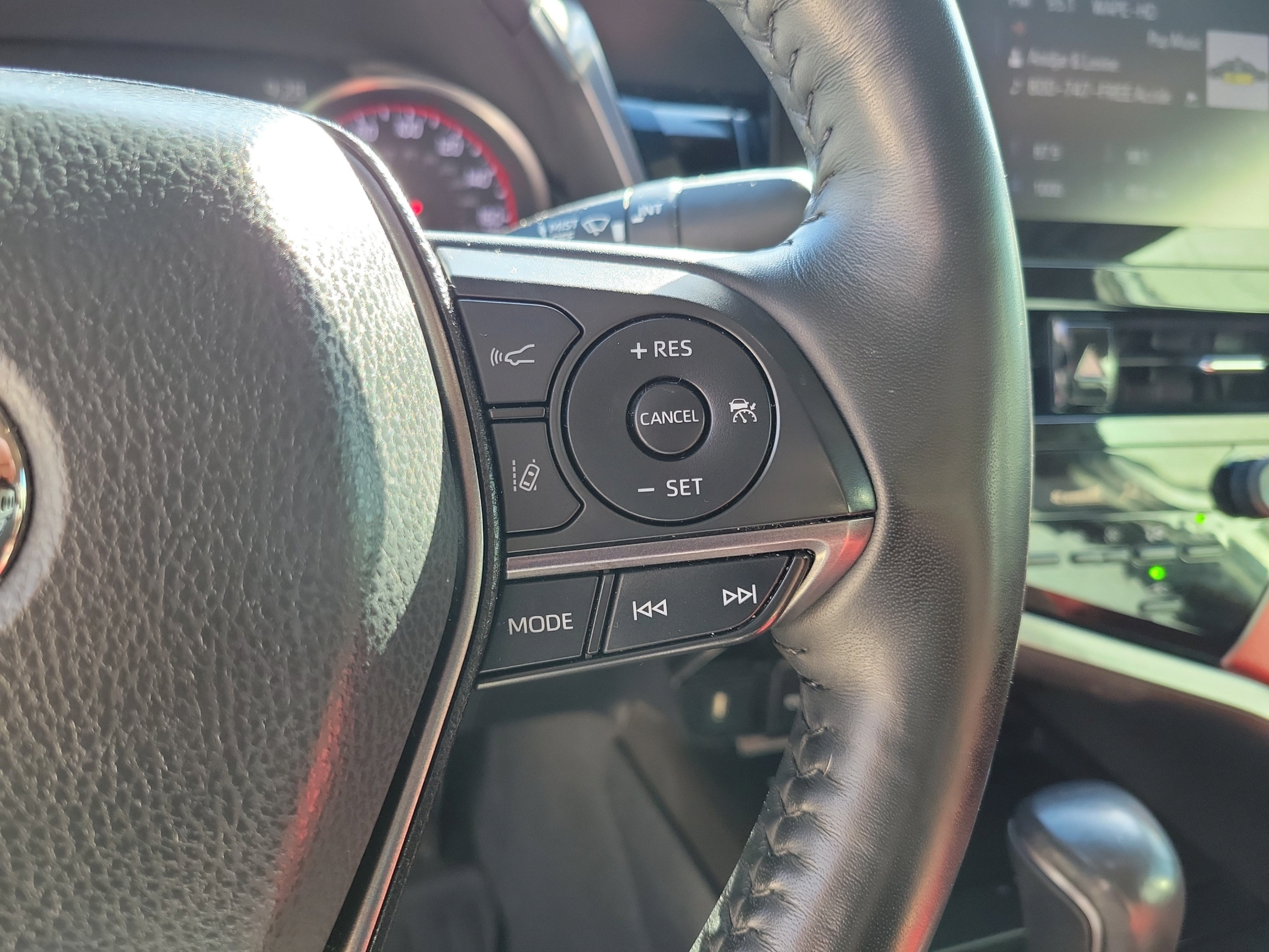 Used 2022 Toyota Camry XSE FWD image 10