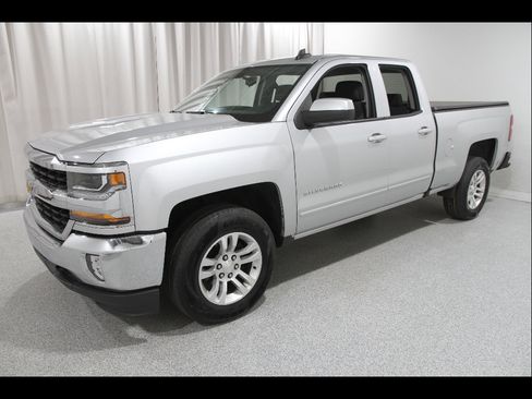 Used 2019 Chevrolet Silverado 1500 LT w/ All Star Edition AWD/4WD image 3