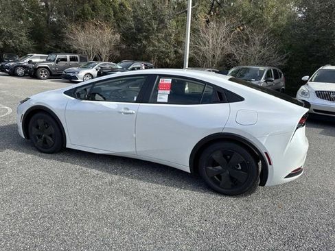 New 2026 Toyota Prius LE FWD image 4