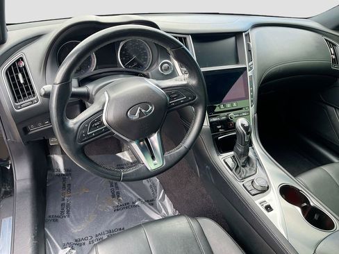 Used 2017 INFINITI Q60 2.0t w/ Moonroof Package image 9