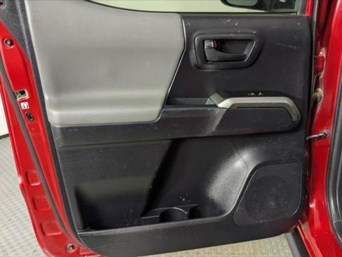 Used 2020 Toyota Tacoma SR5 RWD image 14