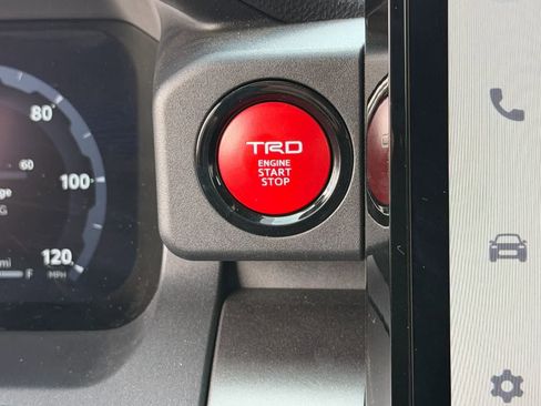 Used 2025 Toyota 4Runner TRD Off-Road Premium AWD/4WD image 17