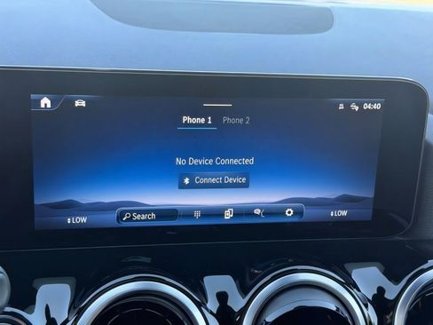 Used 2025 Mercedes-Benz GLA 250 4MATIC image 25