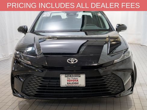 Used 2025 Toyota Camry LE w/ Convenience Package AWD/4WD image 2