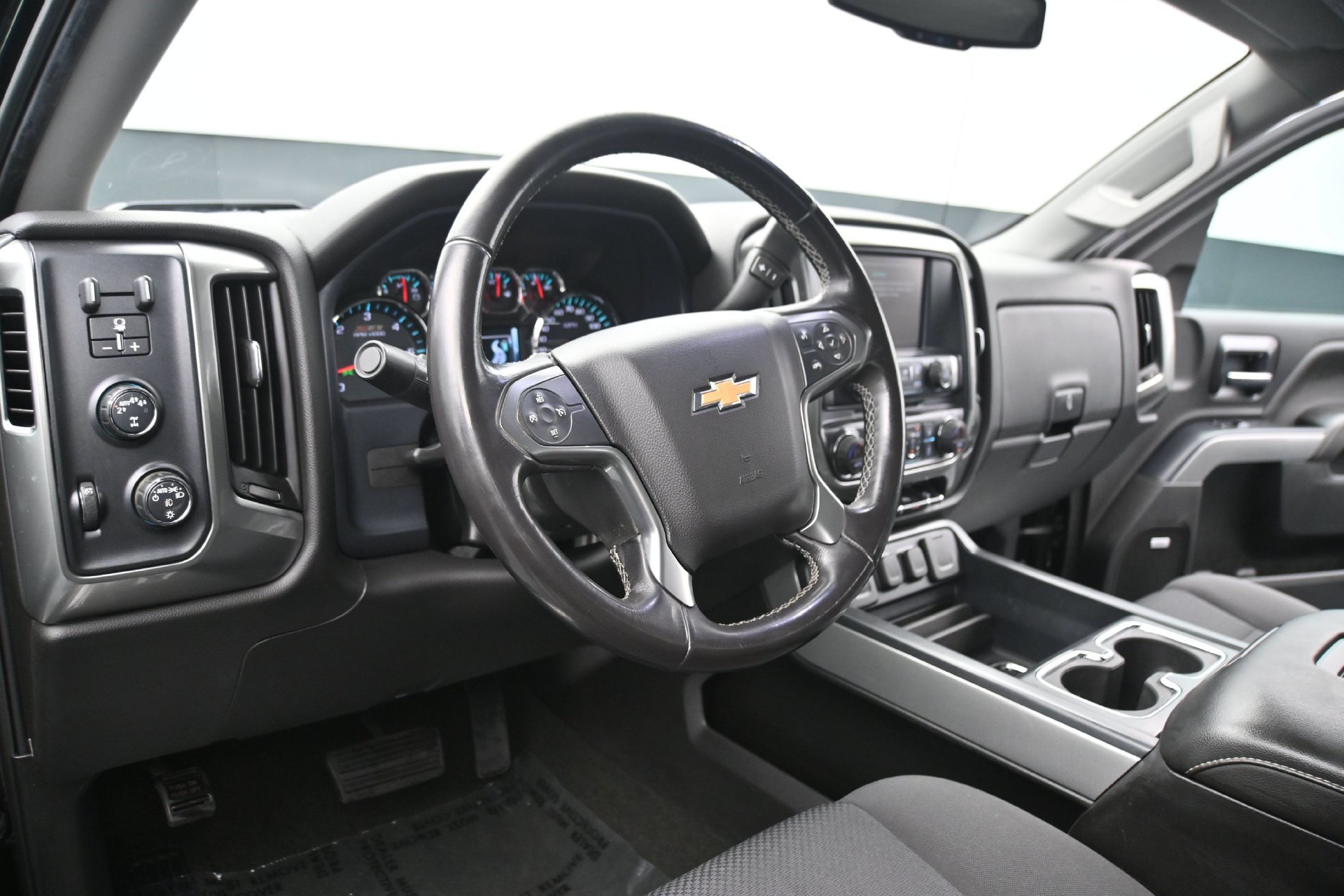 Used 2018 Chevrolet Silverado 1500 LT w/ Midnight Edition AWD/4WD image 21