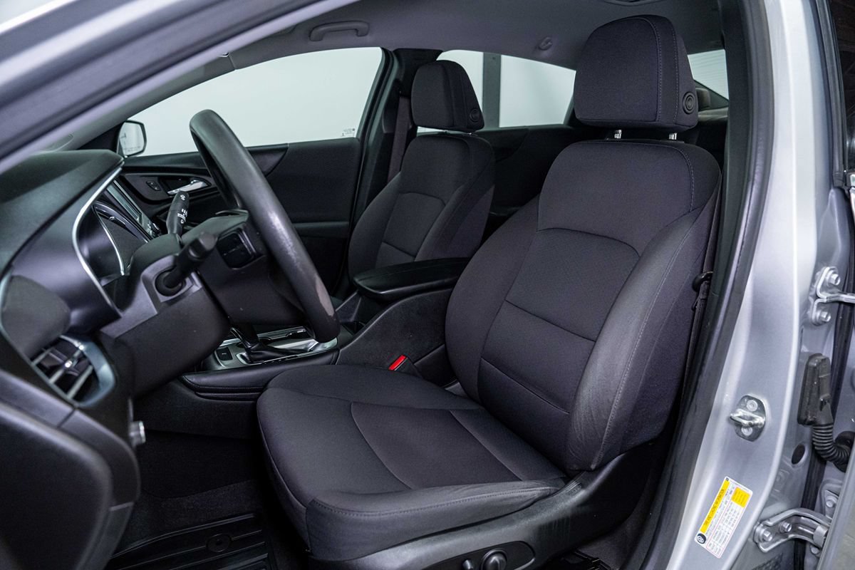 Used 2018 Chevrolet Malibu LT FWD image 13