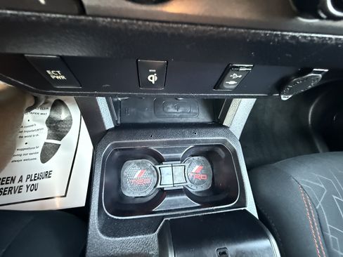 Used 2016 Toyota Tacoma TRD Off-Road w/ Towing Package AWD/4WD image 29
