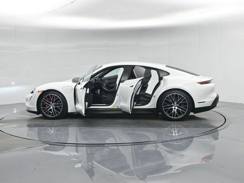 Used 2021 Porsche Taycan 4S image 35