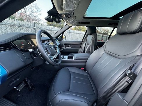 New 2025 Land Rover Range Rover SE image 10