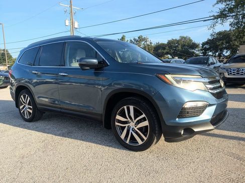 Used 2016 Honda Pilot Touring image 2