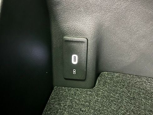 New 2026 Volkswagen Atlas SE image 14