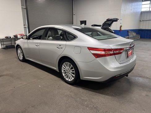 Used 2013 Toyota Avalon Limited image 5