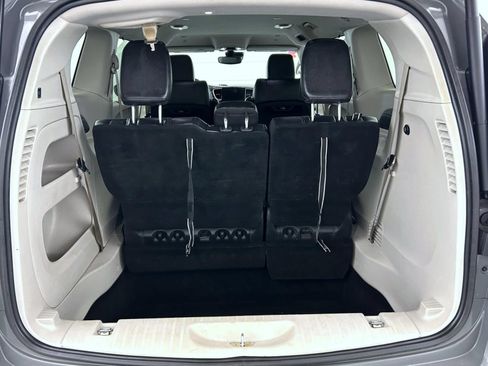 Certified 2022 Chrysler Pacifica Touring-L FWD image 19