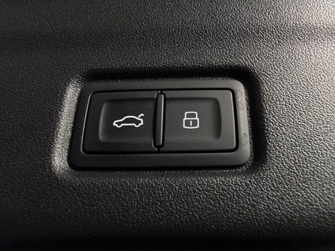 Used 2025 Audi Q6 e-tron Premium Plus w/ Premium Plus AWD/4WD image 31