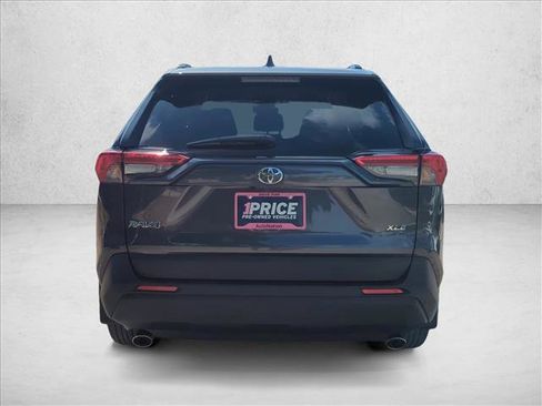 Used 2025 Toyota RAV4 XLE w/ Convenience Package FWD image 6