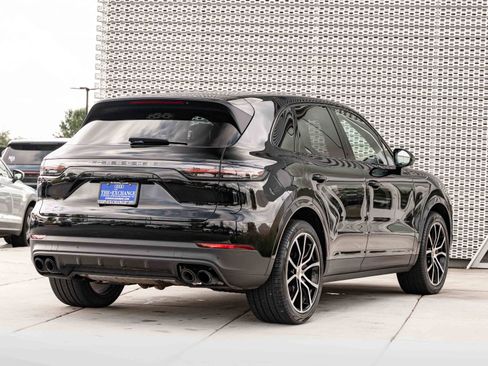 Used 2022 Porsche Cayenne Platinum Edition AWD/4WD image 4