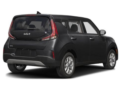 Used 2025 Kia Soul LX w/ LX Technology Package FWD image 2