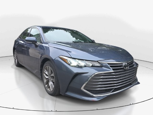 Used 2019 Toyota Avalon XLE w/ Moonroof Package FWD image 3