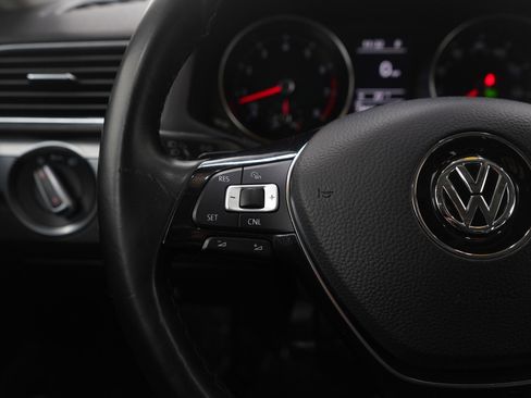 Used 2017 Volkswagen Passat 1.8T R-Line image 22