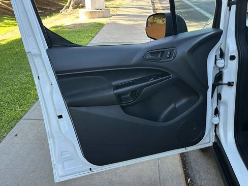 Used 2018 Ford Transit Connect XL FWD image 32