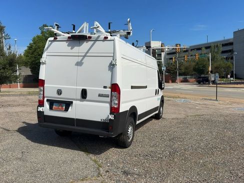 Used 2024 RAM ProMaster 2500 FWD image 4