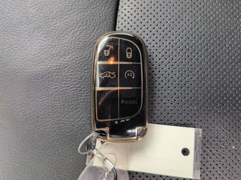 Used 2022 Jeep Compass Latitude AWD/4WD image 34
