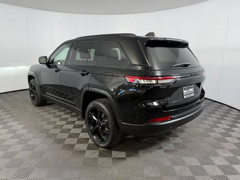 Certified 2023 Jeep Grand Cherokee Altitude AWD/4WD image 9