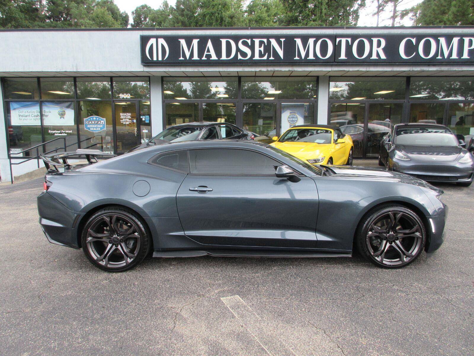 Used 2023 Chevrolet Camaro LS RWD image 4