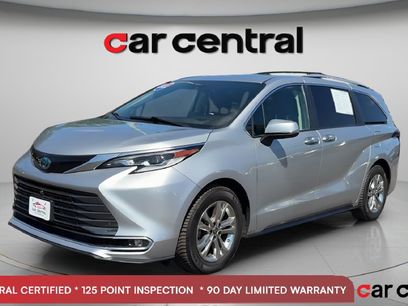 Used 2022 Toyota Sienna Platinum