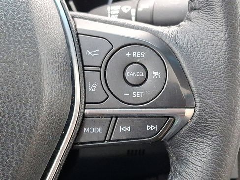 Used 2021 Toyota Avalon XLE image 23