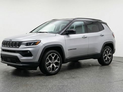 Used 2025 Jeep Compass Limited AWD/4WD image 3