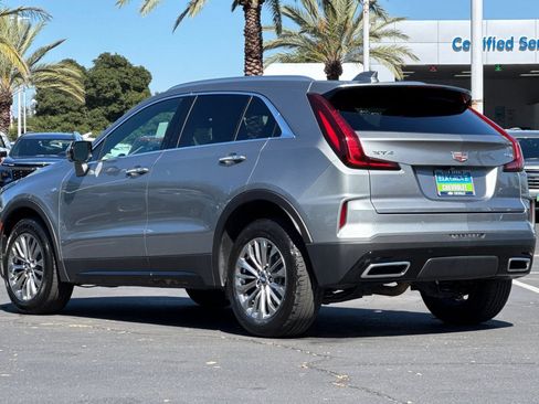 Used 2025 Cadillac XT4 Premium Luxury FWD image 5