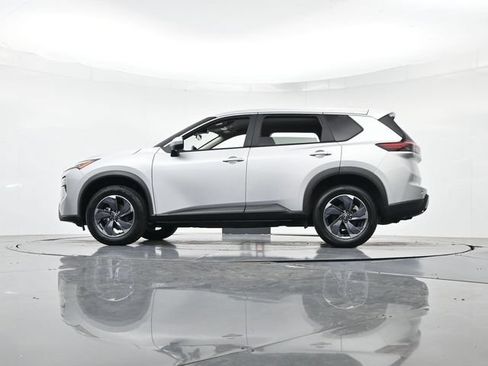 Used 2025 Nissan Rogue SV FWD image 37