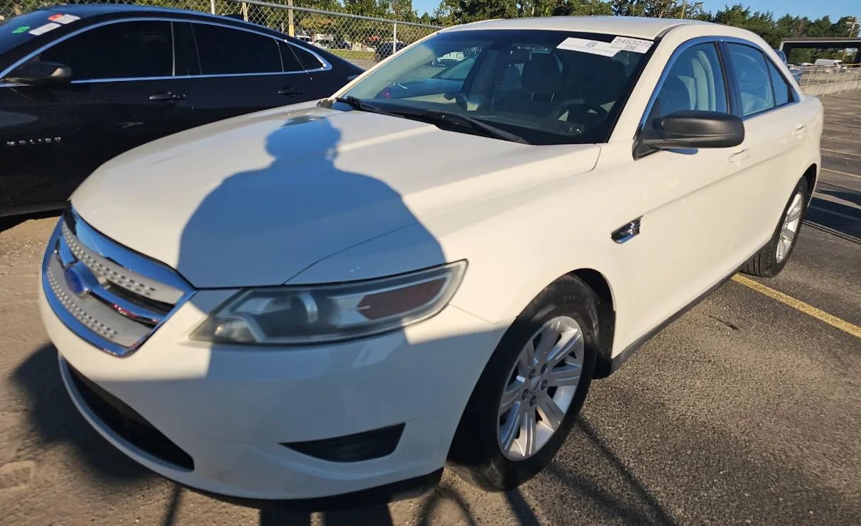 Used 2012 Ford Taurus SE FWD image 1