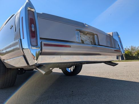 Used 1990 Cadillac Brougham image 42
