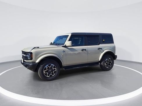 New 2026 Ford Bronco Outer Banks image 3