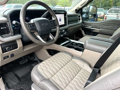 Used 2025 Ford F250 Platinum w/ Platinum Plus Package AWD/4WD image 18