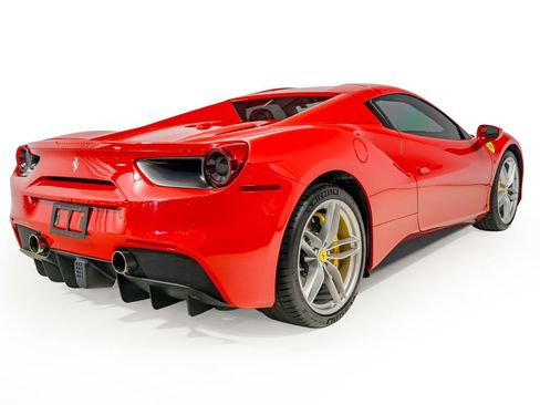 Certified 2017 Ferrari 488 Spider RWD image 9