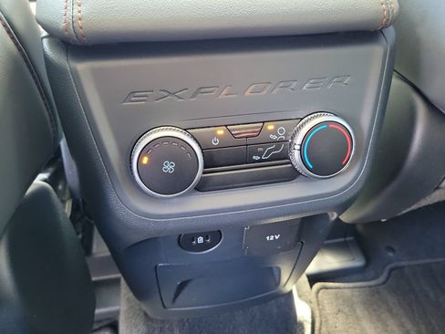 Certified 2025 Ford Explorer Active w/ Active Comfort Package AWD/4WD image 14