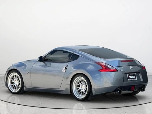 Used 2020 Nissan 370Z Coupe RWD image 3