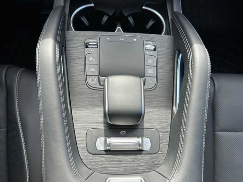 Used 2026 Mercedes-Benz GLS 580 4MATIC image 36