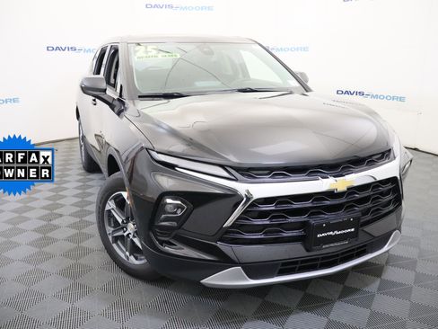Certified 2025 Chevrolet Blazer LT FWD image 2