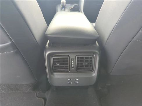 Used 2023 Toyota Crown Limited image 16