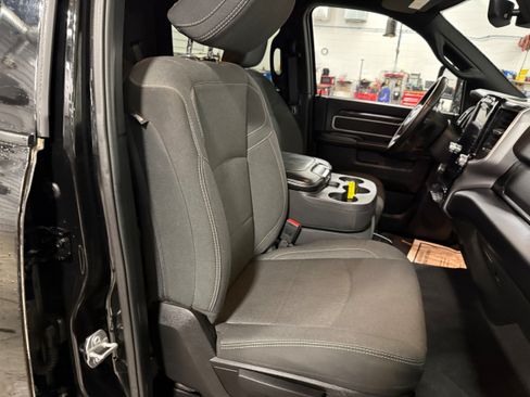 Certified 2024 RAM 2500 Big Horn w/ Night Edition AWD/4WD image 10