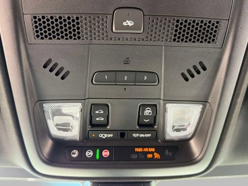 Used 2025 Cadillac XT5 Premium Luxury w/ Technology Package AWD/4WD image 29