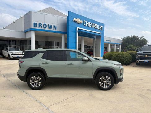 Used 2026 Chevrolet Equinox LT AWD/4WD image 1