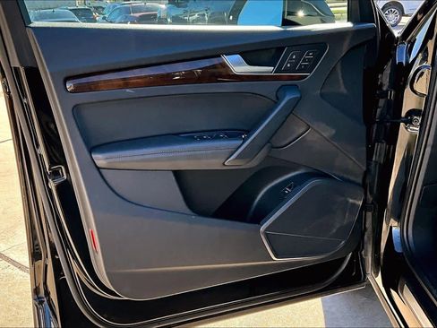 Used 2020 Audi Q5 Premium Plus image 22