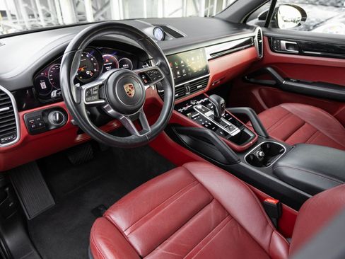 Certified 2023 Porsche Cayenne image 4