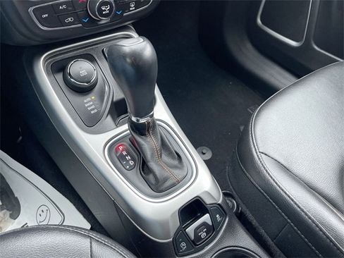 Used 2019 Jeep Compass Latitude image 15