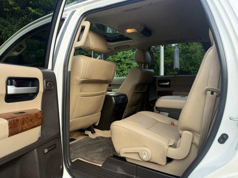 Used 2010 Toyota Sequoia Platinum AWD/4WD image 18